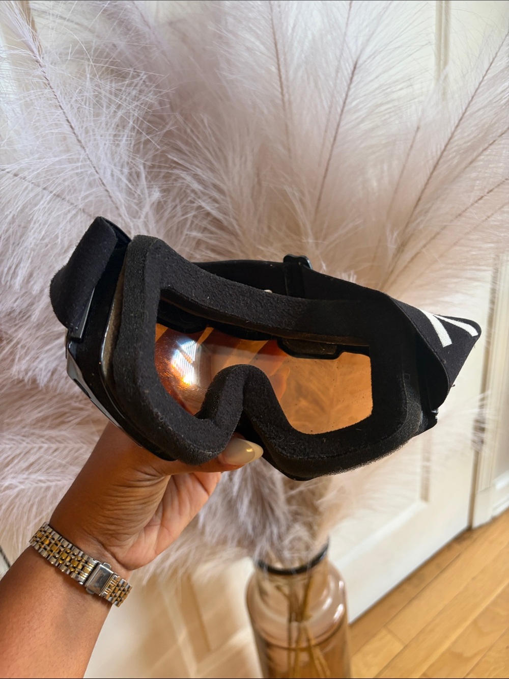 Anon Snow Goggles in Black with Amber Lens - Picture 4 of 9